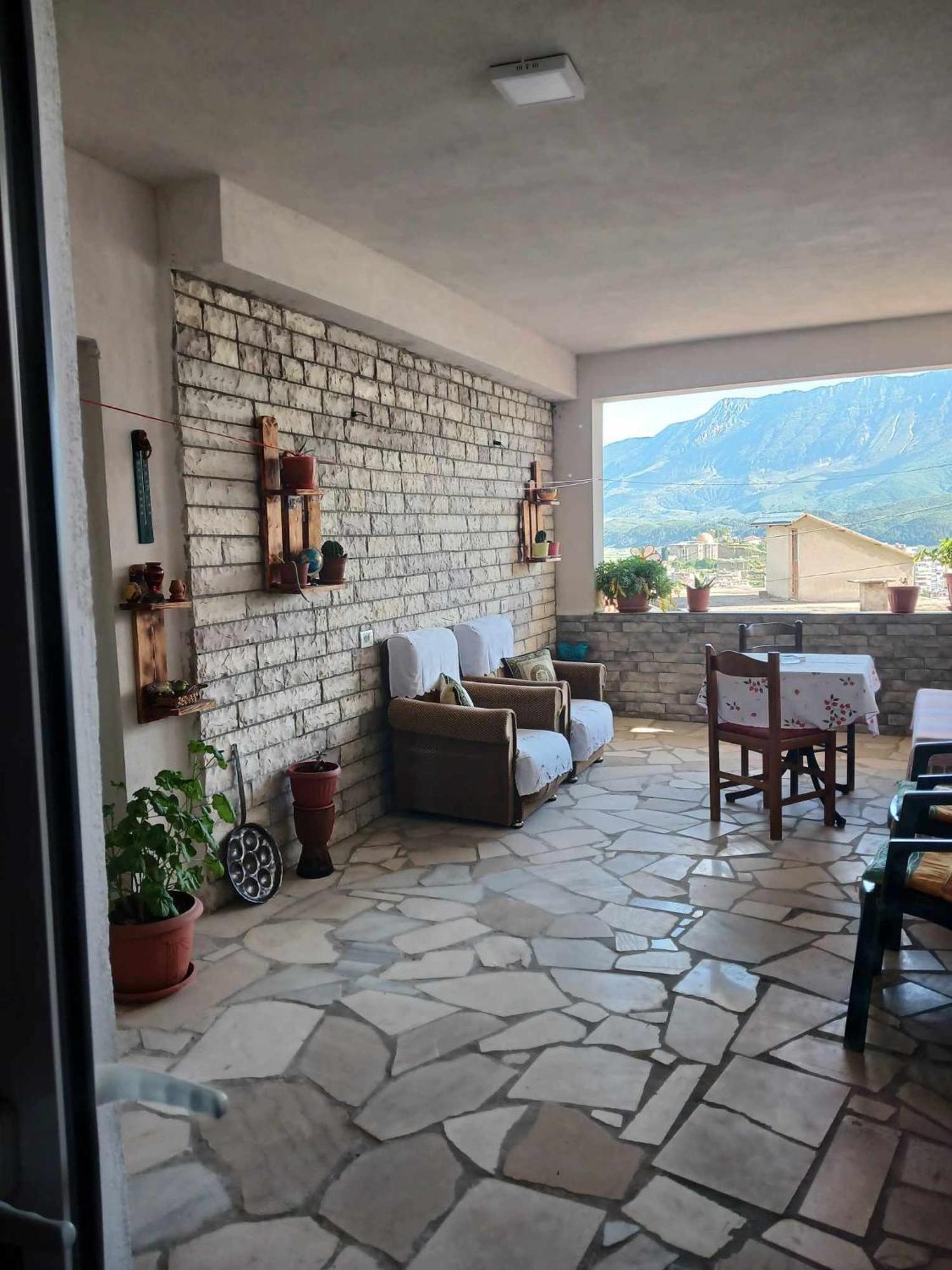 Eniguesthouse Gjirokaster Exterior photo